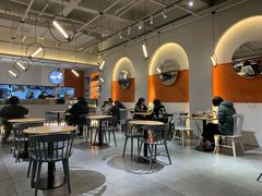 用餐区-HELLO 27 意面·沙拉·帕尼尼