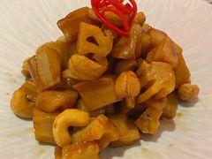 腰果炝拌马踏湖白玉莲藕-喜鼎海胆水饺(平安金融中心店)