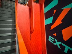-极限PLAY运动娱乐新世界·团建派对潮玩休闲馆·室内蹦极高空游乐园