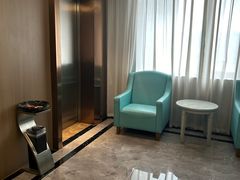 -网鱼电竞酒店(成都欢乐谷金府地铁站店)