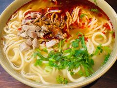 -亮亮面馆(经六路店)