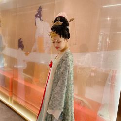 点击看大图 -盘子女人坊古装写真摄影(南京总店)