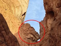 -天山神秘大峡谷