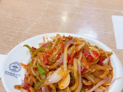 -歹歹的加个面过油肉拌面