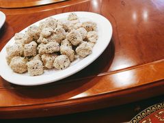 -园中园美食城
