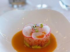 金枪鱼塔塔配牛油果小萝卜及特制姜汁-Jean Georges