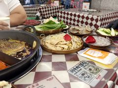 -赵美丽·重庆社区火锅·直营店(火车东站·中豪国际店)