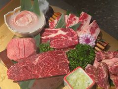 -铭牛烧肉·和牛海鲜自助(高新月牙湖店)