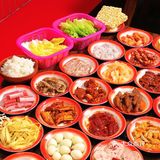 一盘装尽老成都。平价量多、川味地道~