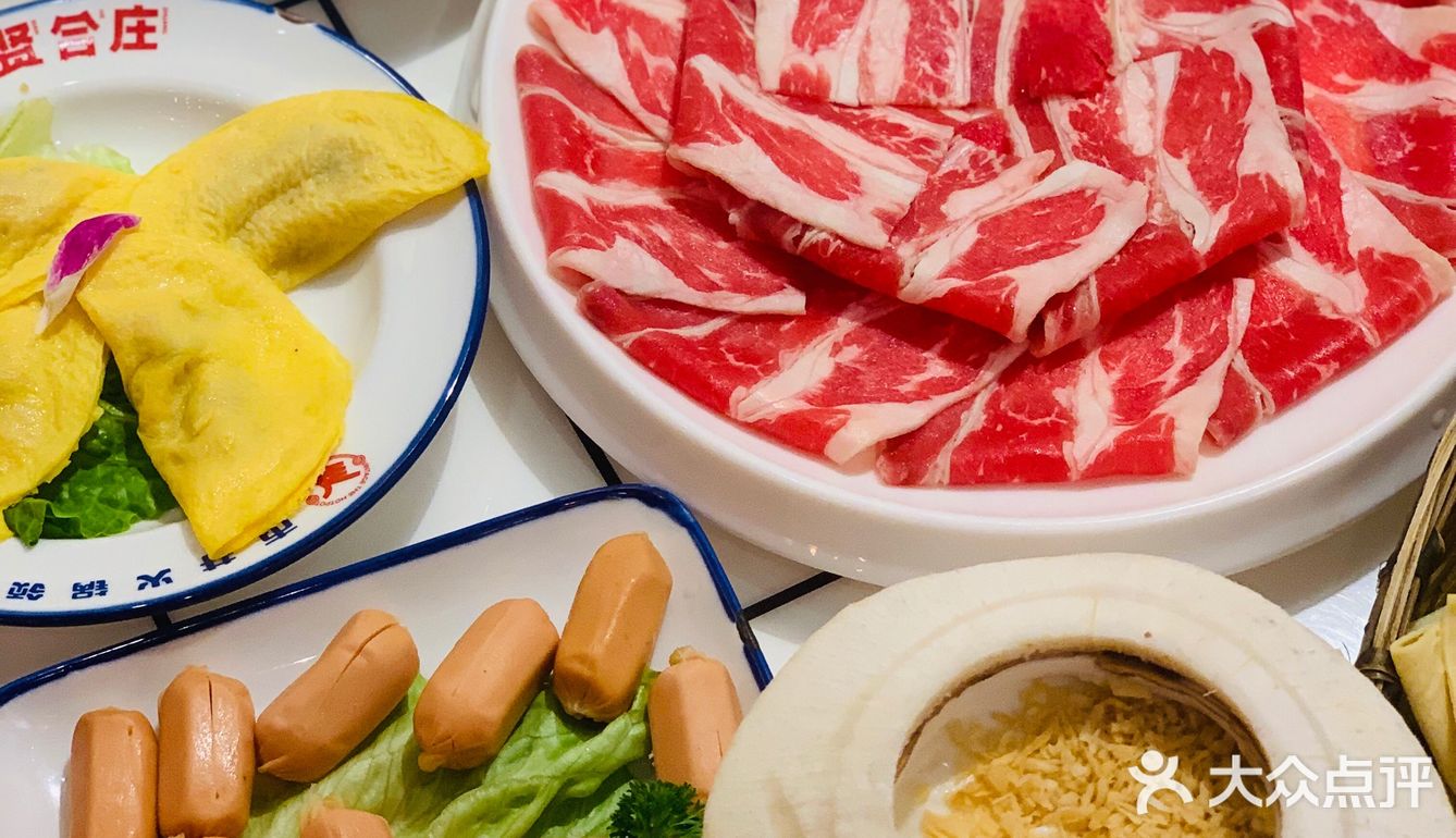 性价比也是超级高的~手工蛋饺：皮薄里边肉馅多