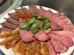 -周老三跷脚牛肉·全牛火锅(非遗传承店)