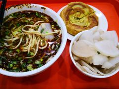 -牛一嘴·兰州牛肉面·大盘鸡(财富中心店)