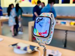 -Apple零售店(华贸购物中心店)