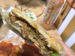 纯瘦肉夹馍-憨老頭凉皮融合简餐(双山里店)