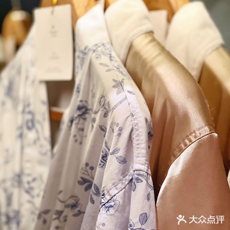 上海外滩老钱风奢牌酒店，竟然吃到繁花同款油墩子！