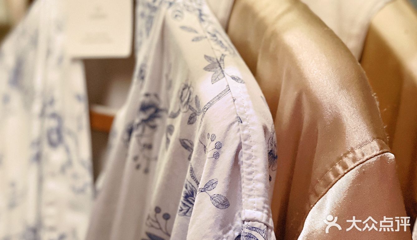 上海外滩老钱风奢牌酒店，竟然吃到繁花同款油墩子！