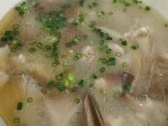 平菇滑肉汤-洪霞餐馆