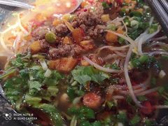 -爆炸头阿姨小四川正宗川味小吃(无任何分店)