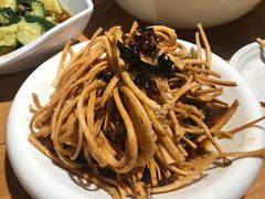 散子拌皮蛋-可可大虾武汉土菜大排档(万松园1店)
