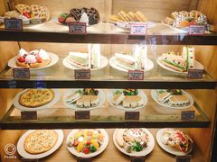 面包甜点陈列柜-漫咖啡(沙龙汇店)