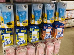 -名创优品(广东东莞东城万达2店)