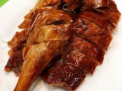招牌脆皮烧鹅-盛港湾海鲜食府(黄沙店)