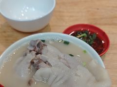 -雷祖芳老妈蹄花店