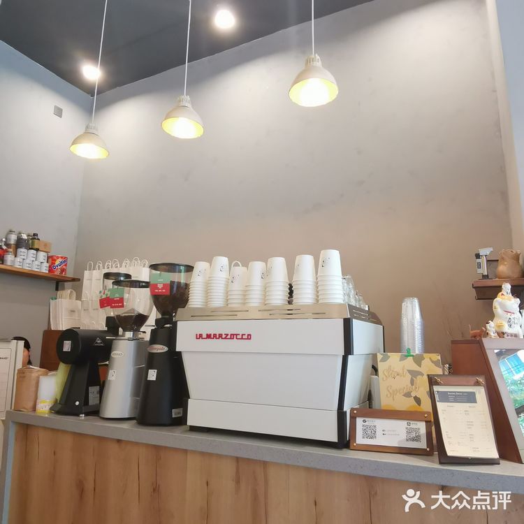 温馨的连锁社区咖啡馆
