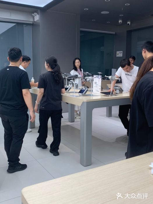 DJI大疆(深圳华强北曼哈授权体验店)图片