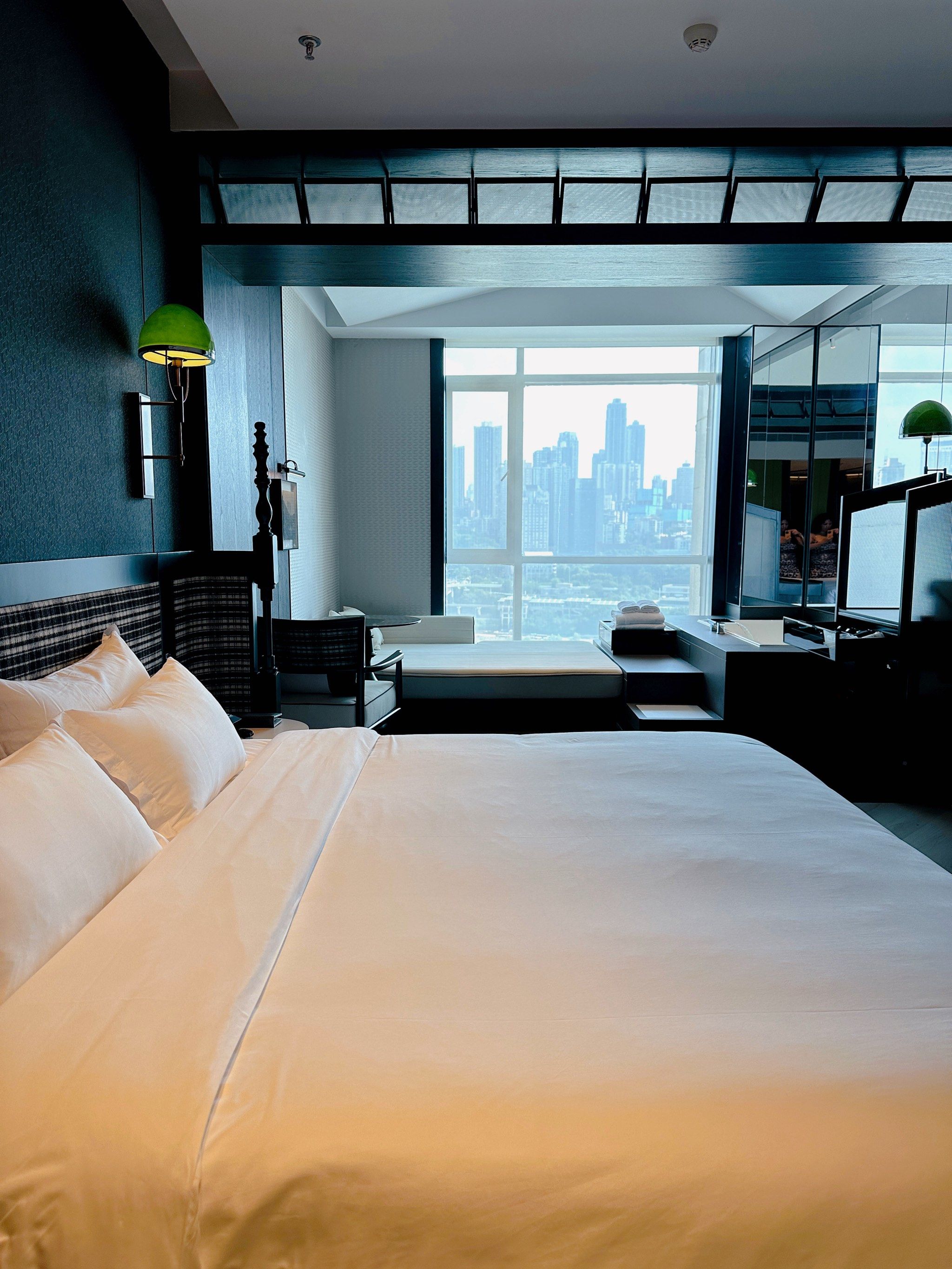 卧卧,重庆曼哈顿超出片的酒店