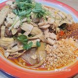 一人一大盘，一个人差不多点个6-7个菜，量真的很大
