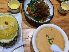 -老滇山寨•云南特色菜•地方菜•民族风情歌舞表演(金碧店)