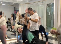 -亚太瑜伽普拉提学院