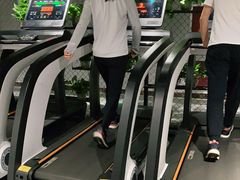 -格易美游泳馆健身房(新昆仑店)