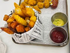 -露露家咖啡店