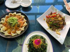 -三江源美食城