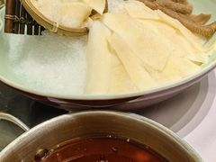 -红鼎豆捞·非遗鲍皇汤火锅(宝丰路店)