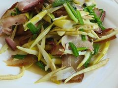 -石磨豆花家常菜·牦牛排土火锅