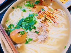 -亮亮面馆(经六路店)