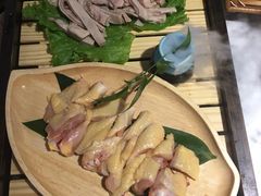 -尚尚仙·酸汤猪手·猪肚鸡火锅(华联万柳购物中心店)