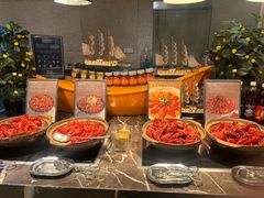 -广州万富希尔顿酒店·感趣自助餐厅·金秋蟹宴生蚝海鲜刺身