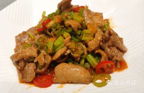Spicy Stir-Fried Beef with Hunan Flavor