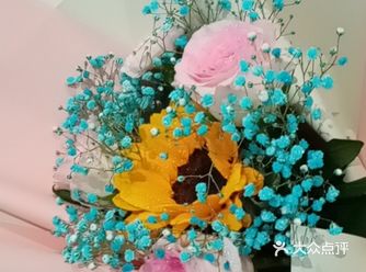 这里的花品种适中，不是很多也不是很少