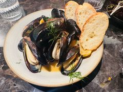法式青口贝配黄油葡萄酒汁-LESCEDARS Brasserie Bistro香柏树
