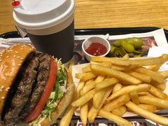 -The Habit Burger Grill 哈比特汉堡(爱琴海店)