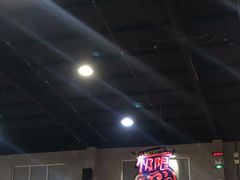 -嘿哟动霸CHUA·新潮玩运动娱乐中心·蹦床滑冰团建乐园