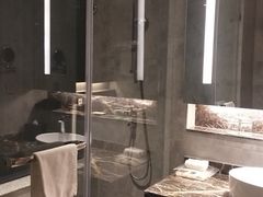 -上海虹桥西郊假日酒店