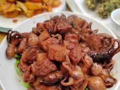 小章鱼红烧肉-悠斋餐厅海鲜家常菜(火车站店)