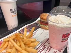 -The Habit Burger Grill 哈比特汉堡(世博店)