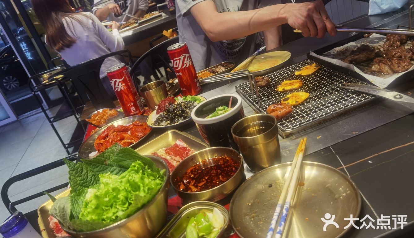 「坛子李地摊烤肉(罗斯福店)」 「东北酸菜五花肉」